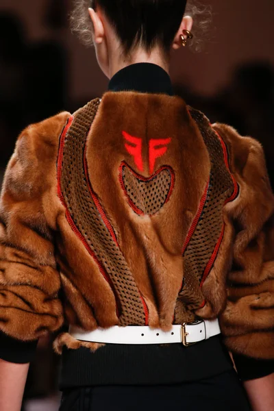 Look 35